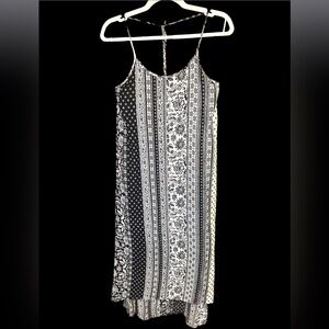 EN CRÈME EUC Black and White Floral Maxi Dress